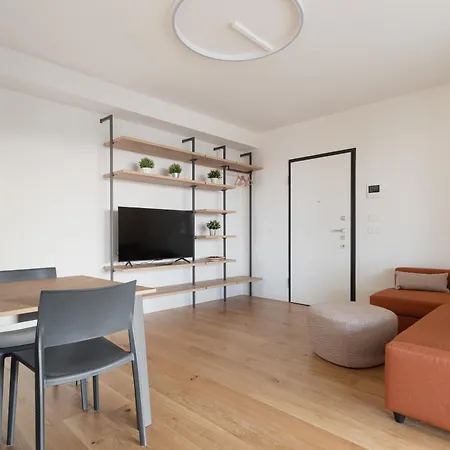 Guesthost - Modern Terrace Flat Lambrate *