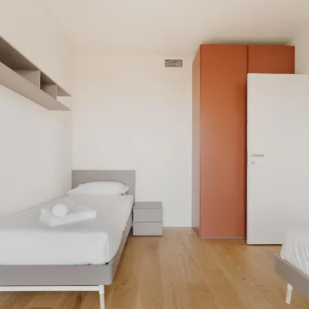Guesthost - Modern Terrace Flat Lambrate アパート *