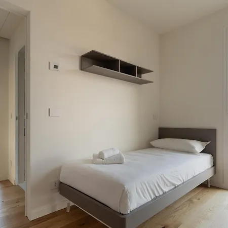 アパート Guesthost - Modern Terrace Flat Lambrate *